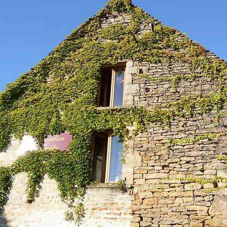 Le Moulin A Huile Bed & Breakfast Vailhourles Exterior photo