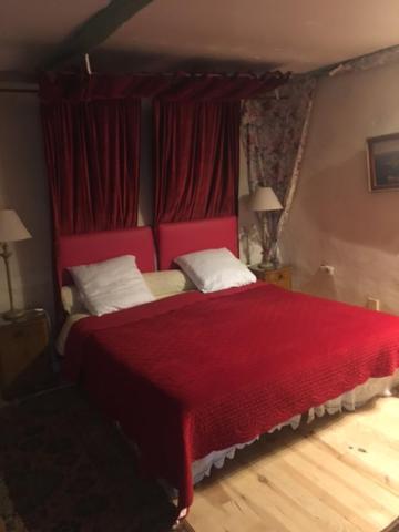 Le Moulin A Huile Bed & Breakfast Vailhourles Exterior photo